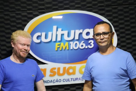 Professor Edmilson destaca educação, desenvolvimento nacional e combate à desinformação em entrevista à Rádio Cultura FM